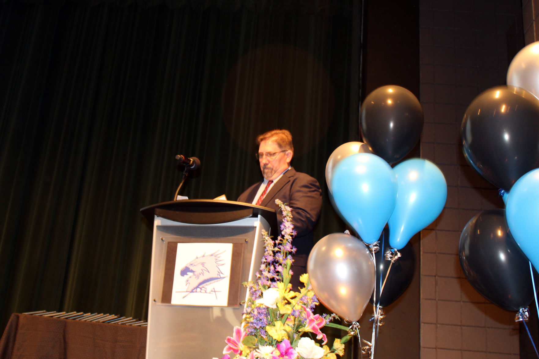 060419-ctzn-news-dsl-grad003.jpg